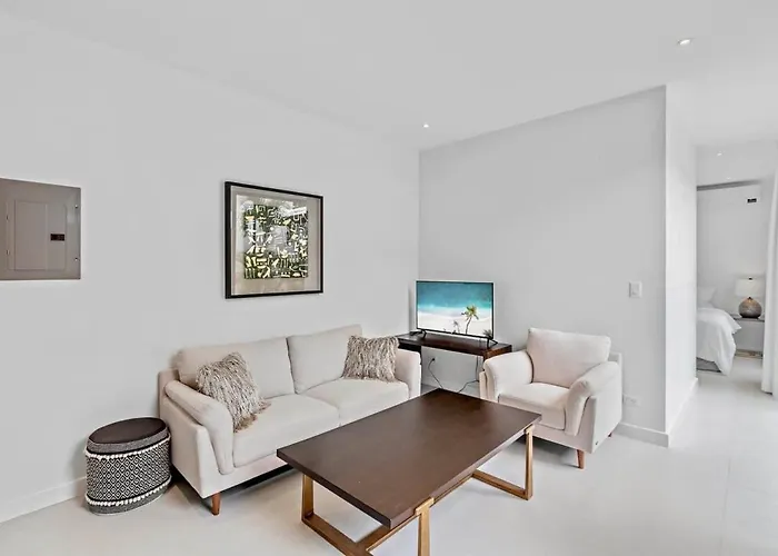 Modern Garden With Private Pool, Outdoor Kitchen & Separate Casita Near Playa Hébergement de vacances *