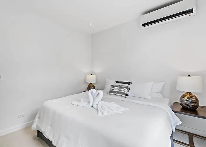 Hébergement de vacances Modern Garden With Private Pool, Outdoor Kitchen & Separate Casita Near Playa *