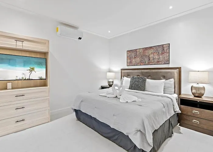 Hébergement de vacances Modern Garden With Private Pool, Outdoor Kitchen & Separate Casita Near Playa