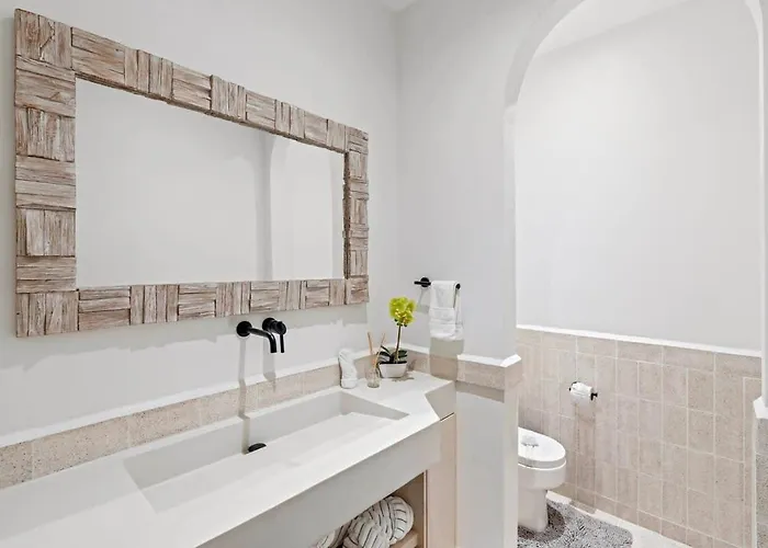 Modern Garden With Private Pool, Outdoor Kitchen & Separate Casita Near Playa Hébergement de vacances