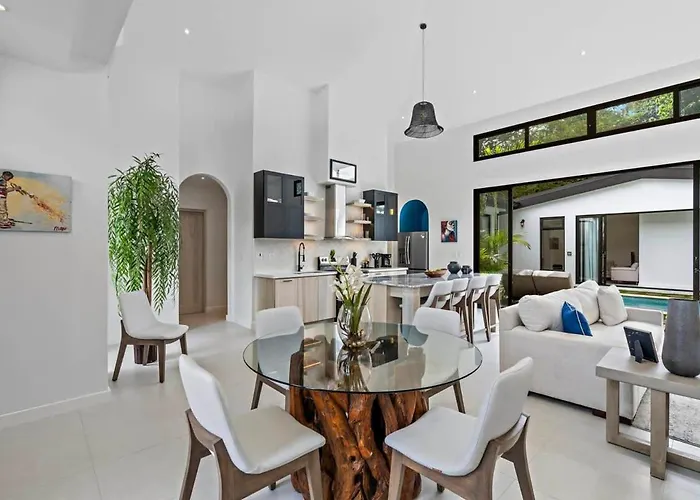 Modern Garden With Private Pool, Outdoor Kitchen & Separate Casita Near Playa * Potrero (Guanacaste)