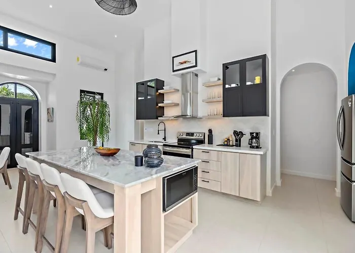 Modern Garden With Private Pool, Outdoor Kitchen & Separate Casita Near Playa * Potrero (Guanacaste)