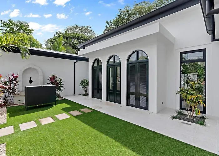 Modern Garden With Private Pool, Outdoor Kitchen & Separate Casita Near Playa Hébergement de vacances Potrero (Guanacaste)