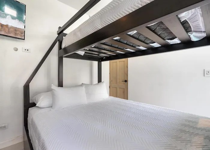 Hébergement de vacances Modern Garden With Private Pool, Outdoor Kitchen & Separate Casita Near Playa *