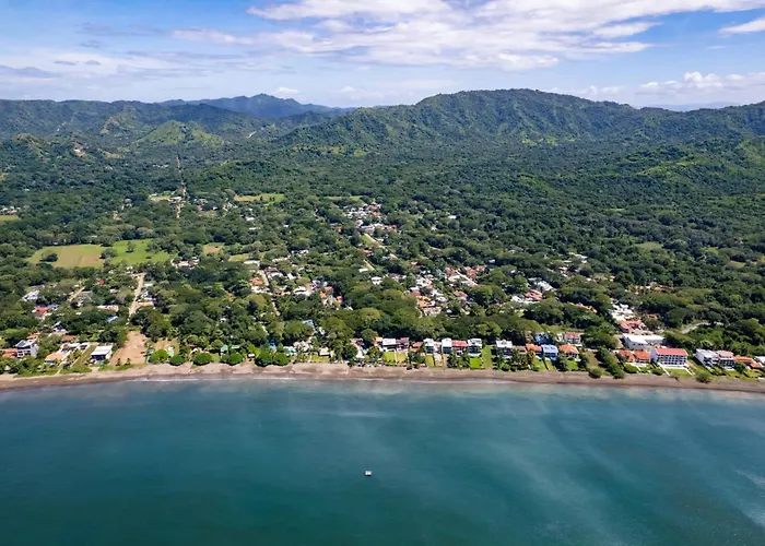 Modern Garden With Private Pool, Outdoor Kitchen & Separate Casita Near Playa * Potrero (Guanacaste)