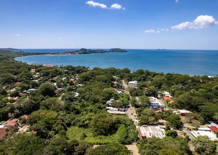 Modern Garden With Private Pool, Outdoor Kitchen & Separate Casita Near Playa Potrero (Guanacaste)