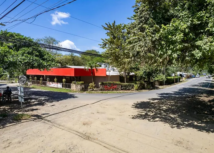 Modern Garden With Private Pool, Outdoor Kitchen & Separate Casita Near Playa *